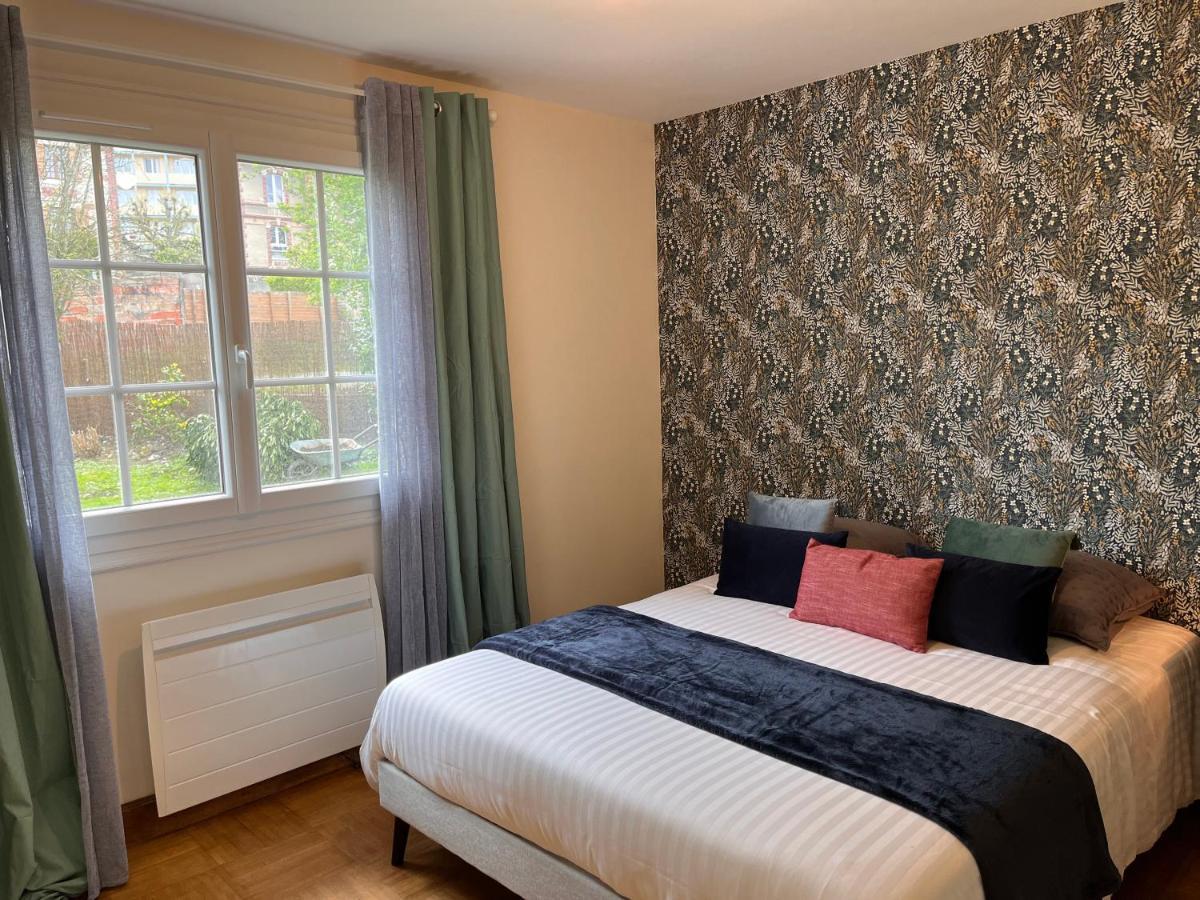 - Grande Maison Familiale Avec Jardin Ferienhaus *
